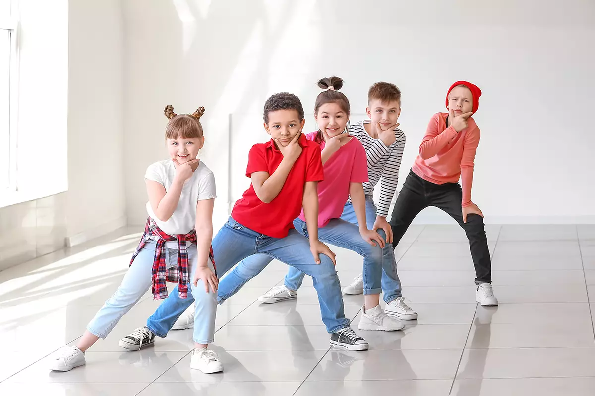 Kindertanz/Hip Hop Wochenkurs (ab 6 Jahre) Kindertanz/Hip Hop Wochenkurs (ab 6 Jahre)